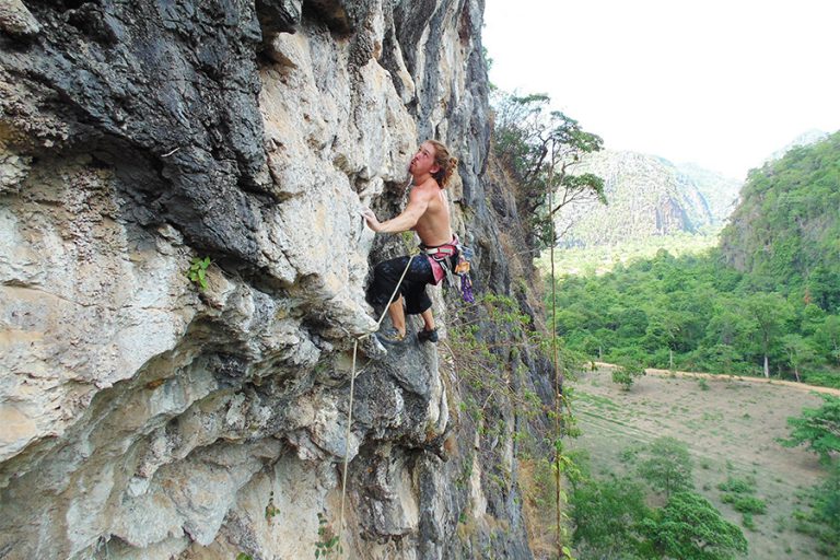 lead climbing "go thakhek no come back" in world's end