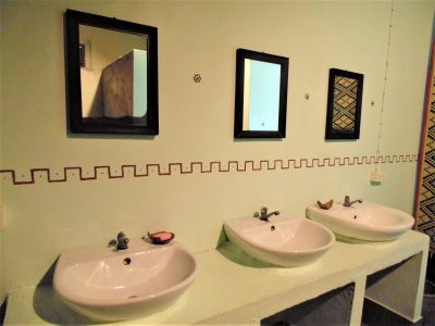 Dorm men's toilet mirrors